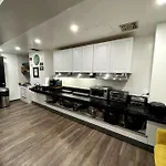 The Yeats Apartment At The Mansfield Midtown
